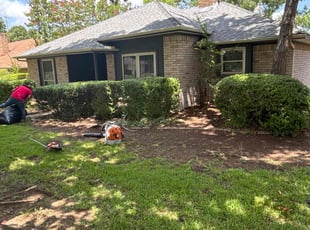 Aaron G.'s Bush Trimming service result