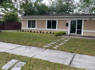 Bush Trimming by Bobby Adisano for Brett S. in Casselberry, FL