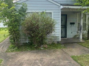 Bush Trimming by Montrail Cobb for Larry B. in Memphis, TN