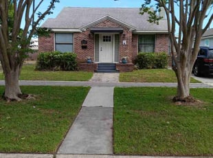 Bush Trimming by Horace Swann for Ashley S. in Jacksonville, FL