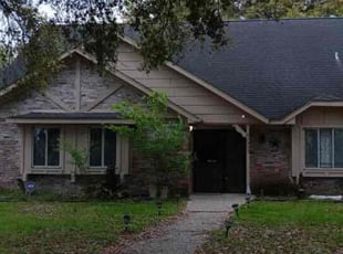 Leaf Removal by Ana Zelaya for Stephen R. in Houston, TX