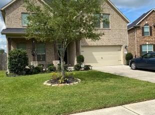 Bush Trimming by Agapito Rivera for Jay R. in Pearland, TX