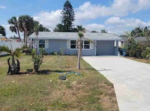 Leaf Removal by Jeanie Brundage for Alex D. in Ormond Beach, FL