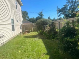 Bush Trimming by Travis Frederickson for Scott K. in Pensacola, FL