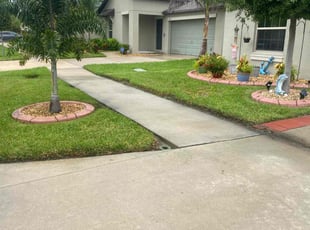 Dawn C.'s Lawn Service service result