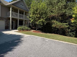Kristen h.'s Yard Cutting service result