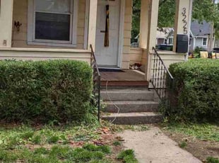Bush Trimming by Jeremy Parmenter for Elizabeth S. in Des Moines, IA
