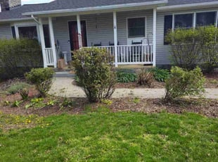 Bush Trimming by Brian Franz for Adriana T. in Purcellville, VA