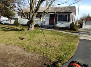 Leaf Removal by Marquis Kirksey for Shawn S. in Milwaukee, WI