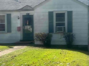 Bush Trimming by Brandon Fiala for Mary T. in Overland, MO