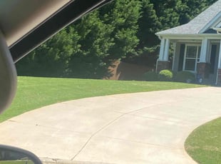 Tracy L.'s Lawn Service service result
