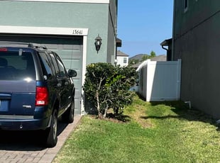 Bush Trimming by Johnny Torres for Robert B. in Riverview, FL