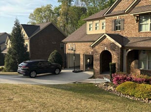 Bush Trimming by Daniel Burse for John M. in Smyrna, GA