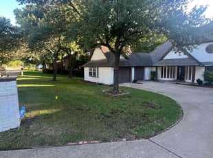 Leaf Removal by Marcos Aguilar for Jean D. in DeSoto, TX