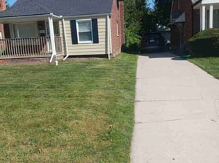 Laura G.'s Lawn Maintenance service result