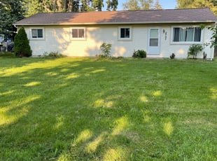 Bush Trimming by Dirk Allen for Nickolas N. in Rochester Hills, MI