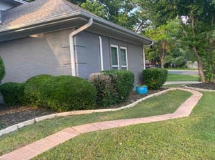 Bush Trimming by Jose Tovar for Alicia D. in Fort Worth, TX