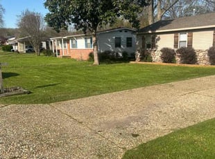 Pat G.'s Lawn Service service result
