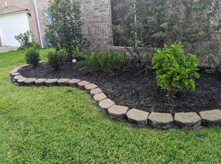 Nicholas N.'s Flower Bed Weeding service result