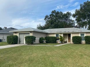 Bush Trimming by Roger Waddle for Travis W. in Kissimmee, FL