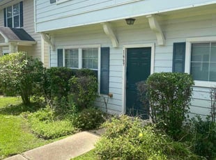 Bush Trimming by Patrick Pickens for Marcus T. in Houston, TX