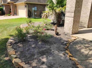 Weeding by Billy Foster for Morranda H. in League City, TX