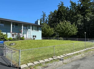 Stephanie G.'s Lawn Maintenance service result