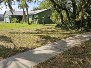 Leaf Removal by Jason Woytowitz for Joanna G. in Palm Bay, FL
