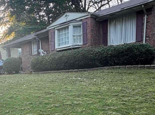 Bush Trimming by Daniel Burse for Pamela L. in Smyrna, GA