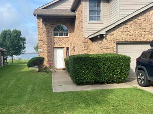 Bush Trimming by Marco Vázquez for Kyle D. in Rowlett, TX
