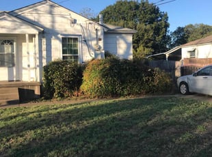 Bush Trimming by Juan Uribe for Vicki R. in Dallas, TX