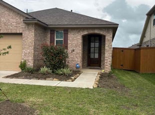 Weeding by Yonatan Lopez for Jada G. in Rosharon, TX