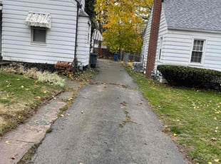Leaf Removal by Kenneth Lagger for Roy B. in Toledo, OH