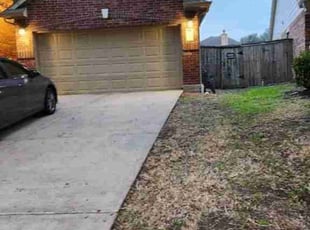 Leaf Removal by Ana Zelaya for Reginald S. in Richmond, TX