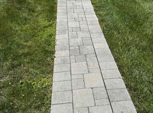 Lynn T.'s Flower Bed Weeding service result