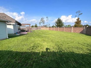 Metroplex Homebuyers L.'s Lawn Care service result