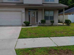 Bush Trimming by Horace Swann for David U. in Jacksonville, FL