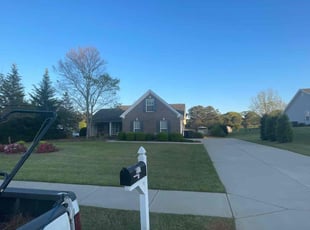 Stephanie S.'s Lawn Service service result