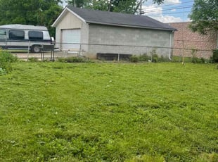 Bush Trimming by Travis Eden for Nagib H. in Columbus, OH