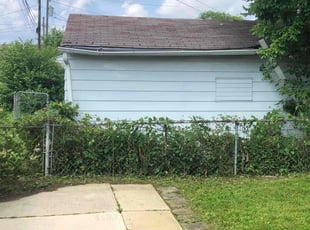 Bush Trimming by Stephan Coleman for Marlana D. in Columbus, OH