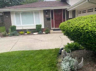 Jonathan T.'s Grass Cutting service result