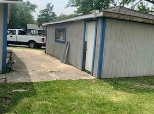 Cleanups by Stanley Walker for Martin P. in Country Club Hills, IL