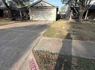 Leaf Removal by Isabel LΓ³pez for Diana B. in Cedar Park, TX