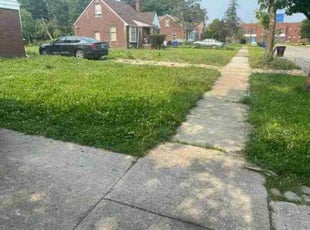 Bush Trimming by Asia Brown for Claudeine H. in Parma, OH