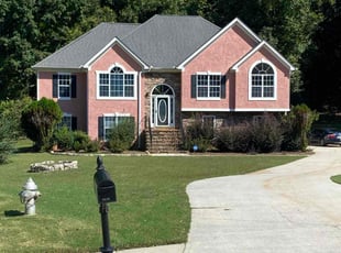 Lisa C.'s Grass Cutting service result