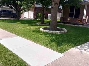 Kim N.'s Lawn Maintenance service result