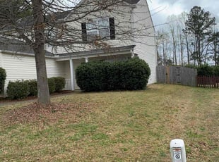 Bush Trimming by Tony Lee for Sawyer D. in Simpsonville, SC
