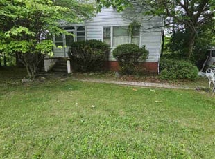 Bush Trimming by Olson Parker for Melany P. in Upper Marlboro, MD