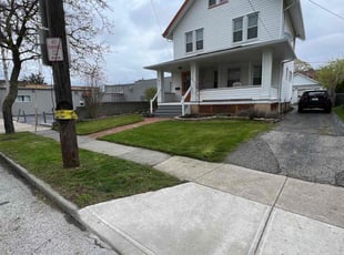 Leaf Removal by Demetrius Bennett Jr for Jennifer O. in Lakewood, OH