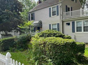 Bush Trimming by Valera Swearngin for Caitlin H. in Norfolk, VA